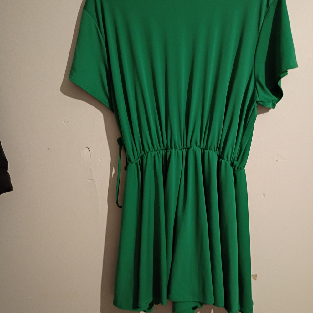 XL Rainbow Elegant Green Wrap Dress with shorts - Picture 2 of 3